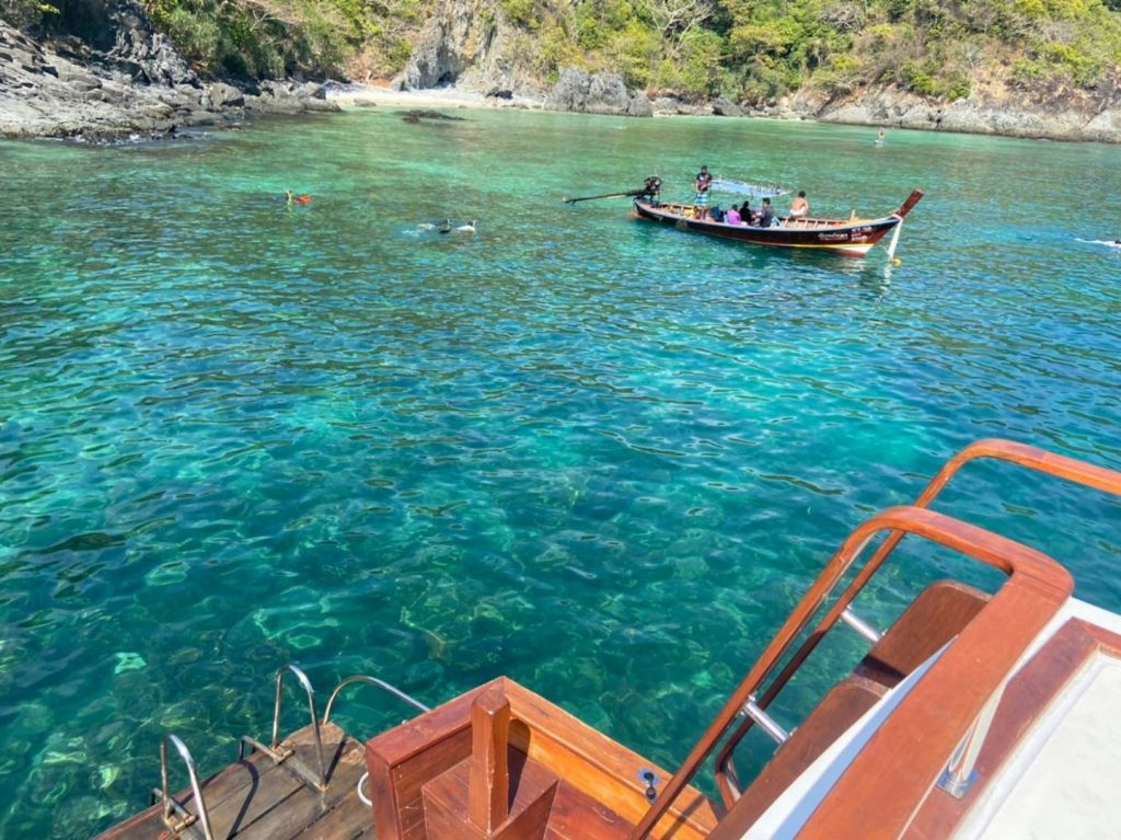 LINE_ALBUM_Vintage Wooden Boat_๒๒๐๕๑๗_8