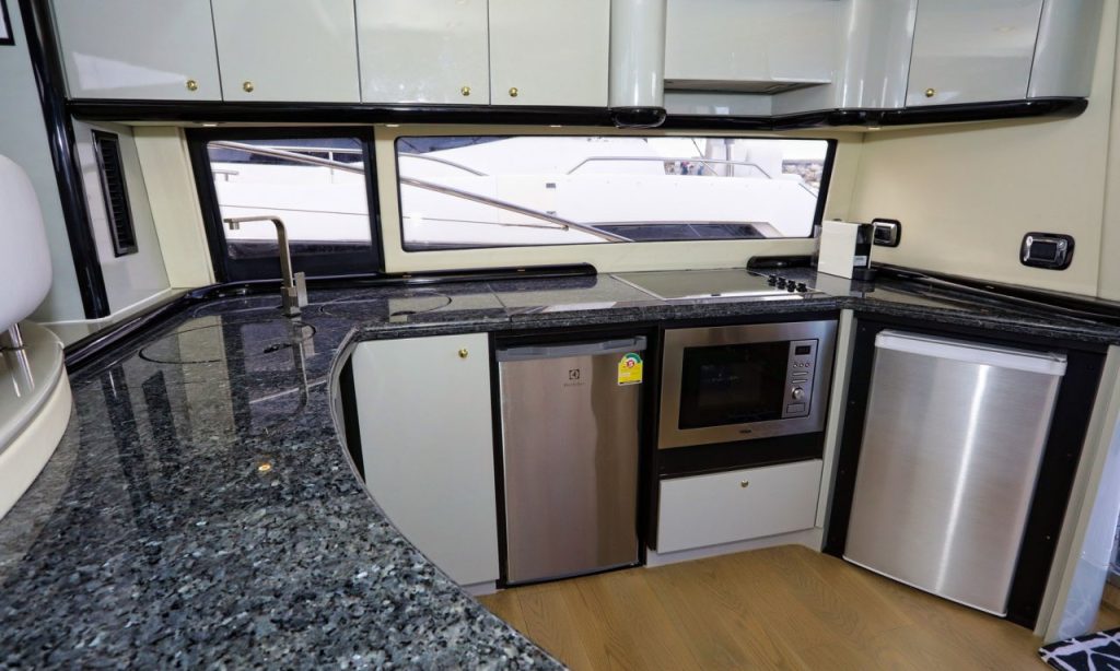 Sunseeker 64 - Interior 5