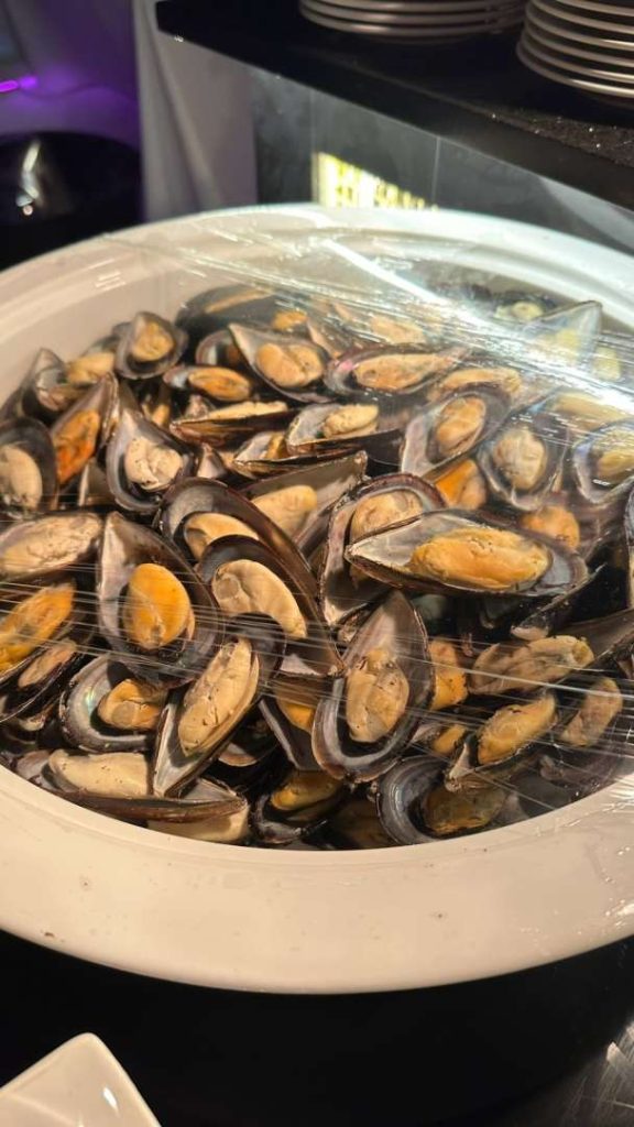 LINE_ALBUM_รูปเรือ_250326_62