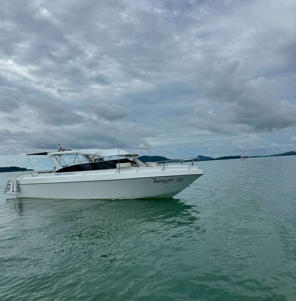 speedboat