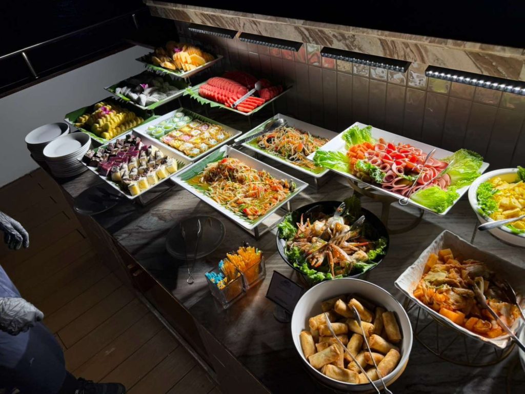 Upper Deck buffet(2)