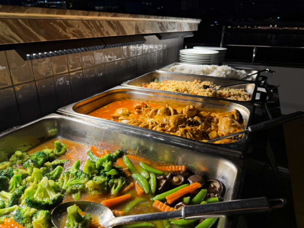 Upper Deck buffet(3)